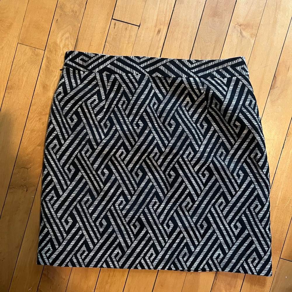 Banana Republic geometric mini skirt